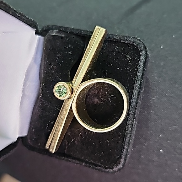 Ring - Picture 4 of 9